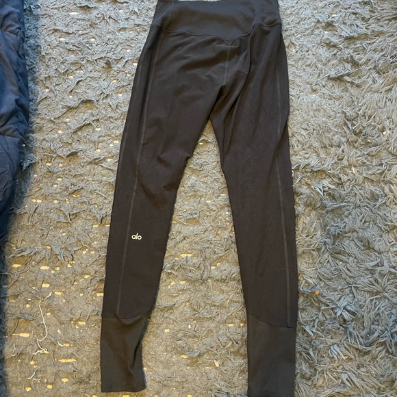 ALO Yoga Pants - Alo Black High-Waist Performance Leggings size medium